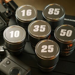 七工匠 7A-HP6SET-X-T チタングレー HOPE Prime 単焦点レンズ 6本セット (富士フイルムXマウント) シネマレンズ 7Artisans HOPE Prime 10mm T2.1 Super 35mm マイクロフォーサーズマウント ブラック  7A-HP10T21-M43-B [マイクロフォーサーズ ⁄単焦点レンズ]