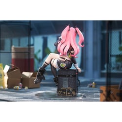 ニコ・デマラ ガレージキット 未塗装フィギュア 1/8サイズ 24cm