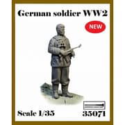 AR35071 1/35 WWII ドイツ MP40を持つ冬季装備の兵士 [組立式プラスチックモデル]
