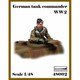 AR48002 1/48 WWII ドイツ キューポラから乗り出す冬季装備の戦車指揮官 [組立式プラスチックモデル]