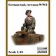 AR48003 1/48 WWII ドイツ ハッチに座る冬季装備の戦車兵 [組立式プラスチックモデル]