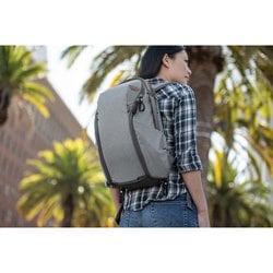 ピークデザイン　エブリデイ バックパック ジップ 15L　アッシュ ヨドバシ.com - Peak Design ピークデザイン エブリデイ バック