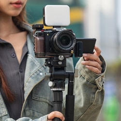 美品特価FUJIFILM X-M5 SmallRigリグ&予備バッテリー付き SmallRig新製品】 FUJIFILM X-M5用ケージキットが先行予約受付中