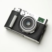 富士フィルム X100VI用 本革ケース クラシック メタルグリップ付 ブラック PTBD012