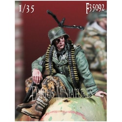 1/35 WWII ドイツ武装親衛隊将兵セット2 作戦行動中(2体入