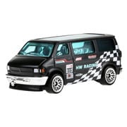 HXR31 ホットウィール ベーシックカー ダッジバン [ミニカー]