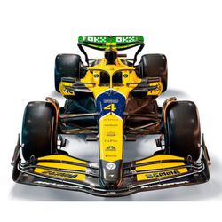 ブラーゴ レッドブル フェラーリ マクラーレン ケース付 3台セット Bburago 1:43 F1 2024 マクラーレン MCL38 メルセデスベンツ W15