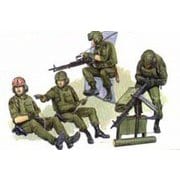 DR3311 1/35 ベトナム戦争 アメリカ軍 ヘリコプター クルー フィギュアセット 4体 [組立式プラスチックモデル]