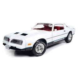 AMM1318 1/18 1977 ポンティアック ファイヤーバード フォーミュラ カメオホワイト [ダイキャストミニカー]