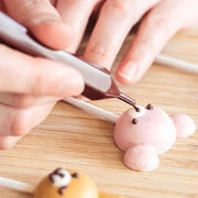 02050600 手作りキット うさくまロリポップチョコクランチ1セット [期限切迫商品（賞味期限：2025年5月31日）]