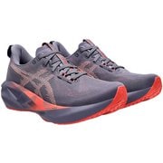 ノヴァブラスト 5 メンズ ランニングシューズ GREYISH PURPLE/CORAL REEF(500) 29cm 1011B974