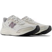Fresh Foam ARISHI v4 TIRALUX メンズ ランニングシューズ NB White with Reflection and Timberwolf 27.5cm 2E MARISTT42E