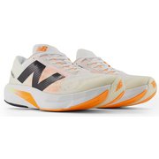 FuelCell Rebel v4 メンズ ランニングシューズ White with angora and hot mango（N4） D 25.5cm MFCXCN4D
