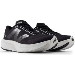 FuelCell Rebel v4 レディース ランニングシューズ Black with white and grey matter（E4） B 23.5cm WFCXCE4B