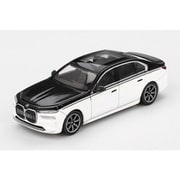 MGT00959-BL 1/64 BMW i7 xDrive60 アルピンホワイト/ブラックサファイア（左ハンドル） [ダイキャストミニカー]