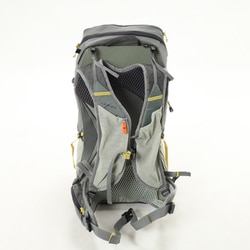 [ヒロ] 超美品 サロモンエアロトレル30L サロモンが、超厚底⁉︎ 意外性もファッション性もMAXな、ブツ欲