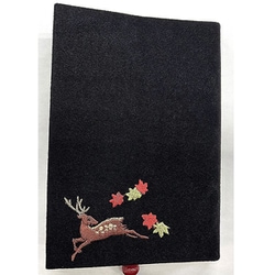 鹿刺繍 ブックカバー 黒 7484