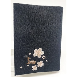 縮緬 鹿刺繍 ブックカバー 黒 T7484