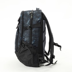 美品◎Columbia コロンビア Weber 30 バックパック 黒 Columbia デイバック リュック 刺繍ロゴ バックパック 30L