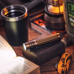 オーライト WARRIOR Mini 3 タクティカルライト デザートタン ヨドバシ.com - オーライト OLIGHT WARRIOR Mini 3 デザートタン