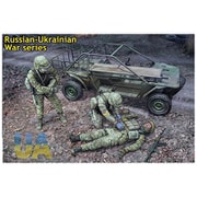 UA72180 1/35 ウクライナ軍 マングース救急型＋武装衛生兵2体 負傷兵1体 [組立式プラスチックモデル]