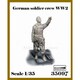 AR35097 1/35 WWII ドイツ 空を指さす冬季装備の戦車兵 [組立式プラスチックモデル]