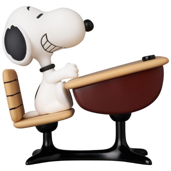 UDF ウルトラディテールフィギュア PEANUTS SERIES 18 Snoopy with desk [塗装済完成品フィギュア 全高約85mm]