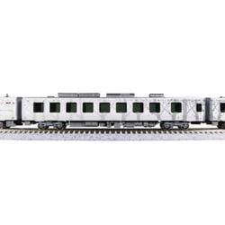 KATO リゾートしらかみ（橅） HB-E300系「リゾートしらかみ」橅編成(ブナ)の入線です！ KATO