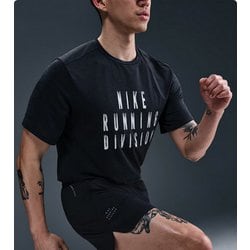 新品　NIKE　ナイキ　ランニング　ディビジョン　ブラック　Sサイズ　陸上　ジム 新品 NIKE ナイキ ランニング ディビジョン ブラック Sサイズ