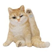 H24129 [クリップ置き 足を上げる茶トラ猫]