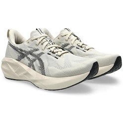 ノヴァブラスト 5 メンズ ランニングシューズ OATMEAL/BLACK（250） 29cm 1011B974