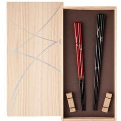 螺鈿月うさぎペア 砂岩箸置付 桐箱入 箸23cm/21cm 日本製 ギフトセット 桐箱入 食洗機対応 S-12194