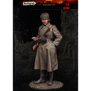 ST603 1/16 WWII 露/ソ タバコを吸うソビエト軍兵士 1945 [組立式プラスチックモデル]