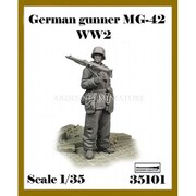 AR35101 1/35 WWII ドイツ MG42を肩に担いだ冬季装備の機関銃手 [組立式プラスチックモデル]