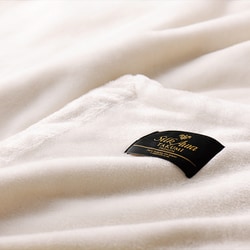 日本の職人が贅を尽くしたシルク掛毛布 SilkAura(R)(シルクオーラ(R))“匠” ダブル・ピュアホワイト SATA-91W