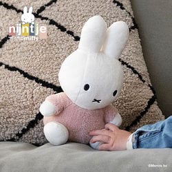 ヨドバシ.com - ダッドウェイ miffy ミッフィー ぬいぐるみ/25cm