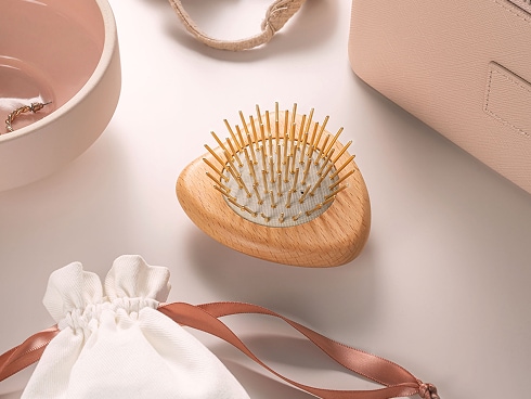  FOX ヘアブラシ ダークグリーン ポーチ付き FOX ヘアブラシ ダークグリーン ポーチ付き SNOW FOX ヘアブラシ