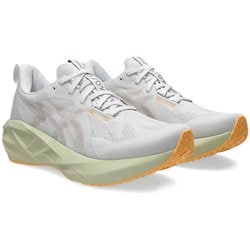 ノヴァブラスト 5 メンズ ランニングシューズ WHITE/FAWN（101） 25.5cm 1011B974