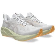 ノヴァブラスト 5 メンズ ランニングシューズ WHITE/FAWN（101） 27cm 1011B974