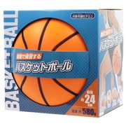 部屋で練習するバスケットボール