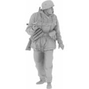 HDM35275 1/35 WWII ドイツ 降下猟兵の下士官 1944 [1/35 プラモデル]