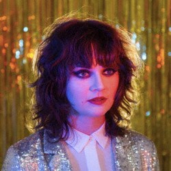 ケイト・デイヴィス／TROPHY
