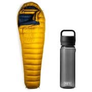 【お買い得セット】ISUKA エアプラス450 マスタード ＆ YETI ヨンダー750mlウォーターボトルウィズチャグキャップ チャコール セット [ダウンシュラフ スリーシーズン用 ＆ プラスチックボトル 750ml]