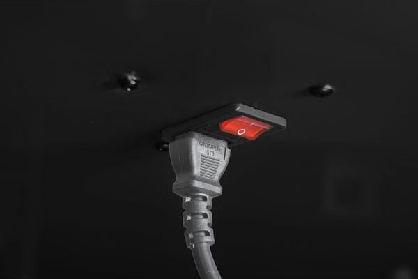 電源