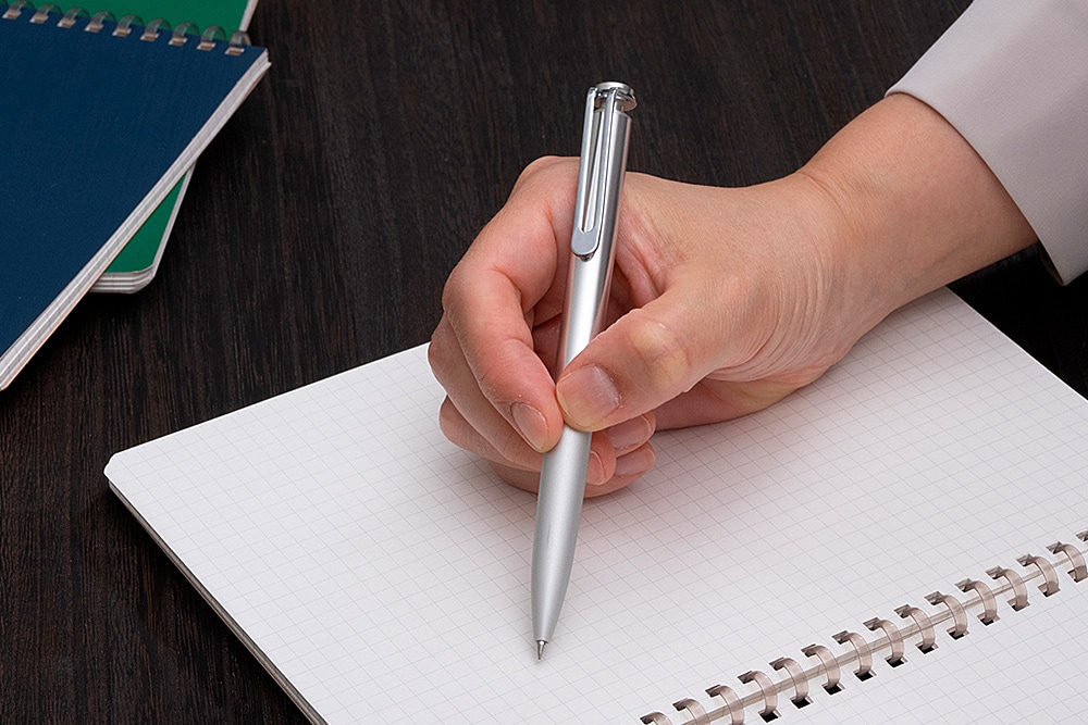 ブラック サクラ様 かく」喜びを届ける筆記具開発ラボ ノック式ボールペン 「SAKURA